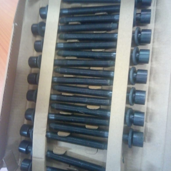 Yd25 Cylinder Head bolts Hunt auto parts